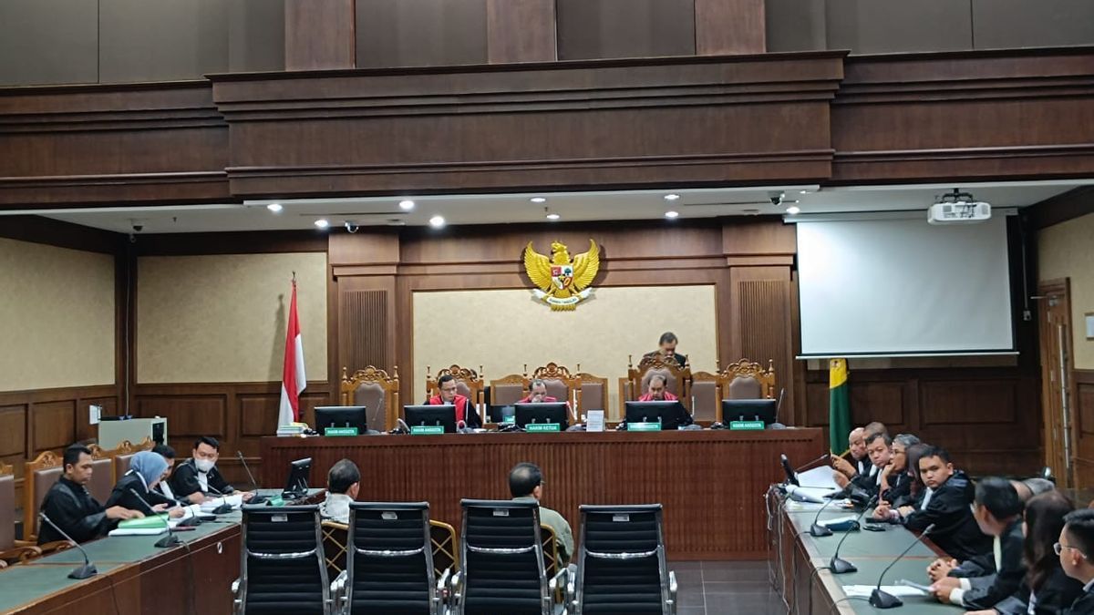 今天,腐败审判40亿印尼盾Achsanul Qosasi继续,检察官提出了7名CPC审计员