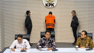 النتائج الأولية ل KPK قال الوصي سيدوارجو أحمد مهدلور علي حوافز ASN بقيمة 2.7 مليار روبية إندونيسية