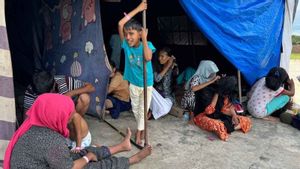 116 Rohingya Immigrants Stranded In East Aceh Relocated To Shelter