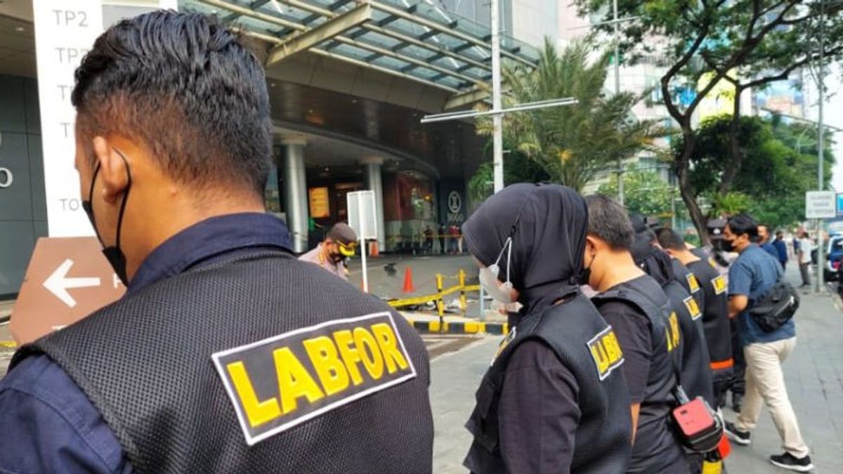 The Labfor Team Processes The Crime Scene The First Cause Of The Tunjungan Plaza Mall Fire In Surabaya