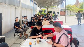 عدد المواطنين الإندونيسيين الذين يبلغون السفارة الإندونيسية في بنوم بنه يتجاوز 2000 شخص ، السفير سانتو: نحن نفعل الأفضل