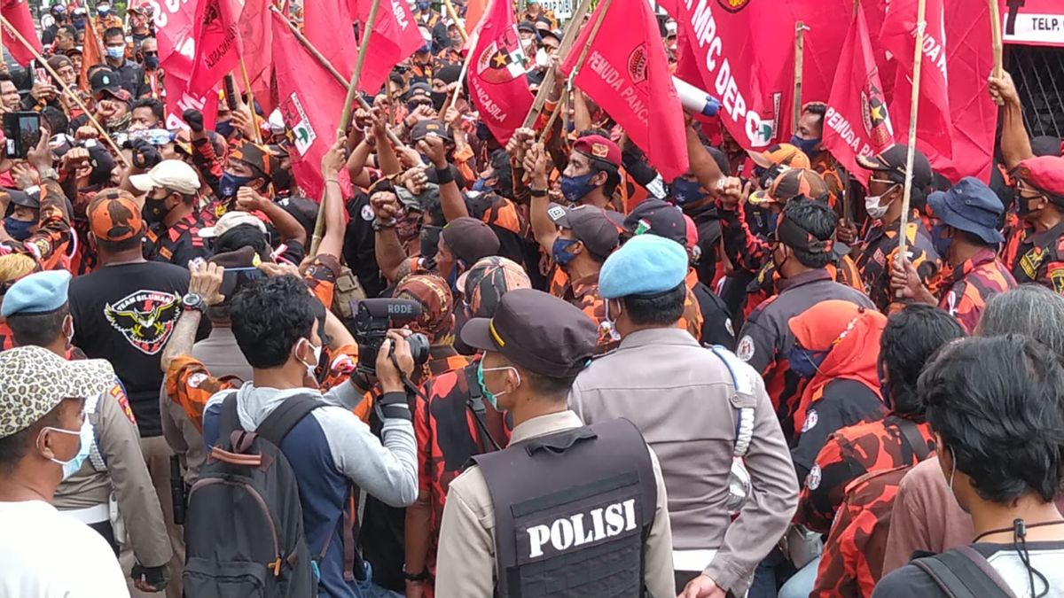 Kantor DPRD Depok Dilorengkan Ormas PP, Masih Tuntut Junimart Minta Maaf dan Dipecat dari PDIP