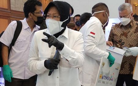 Takut Tularkan ke Suami dan Keluarga, Mensos Risma Siap Divaksin COVID-19