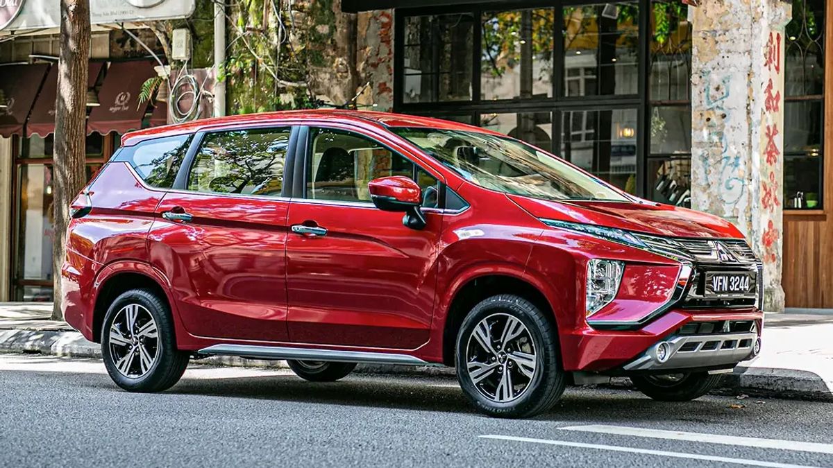 Le Mitsubishi Xpander Facelift est officiellement disponible dans les pays voisins, disponible en 2 variantes