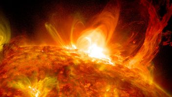 Solar Storm Threatens Earth, World Internet Is Predicted To Die