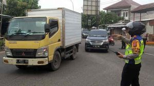 Polisi Alihkan Kendaraan dari Jateng ke Jalur Indramayu untuk Mengurai Kepadatan
