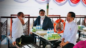 Presiden Jokowi Bagikan Sertifikat Tanah di Sumatera Utara