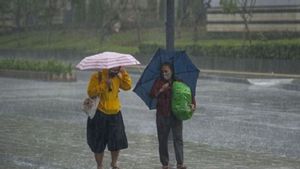 Cuaca Rabu 22 Mei, Pulau Jawa dan Sumatra Diguyur Hujan Lebat Hari Ini