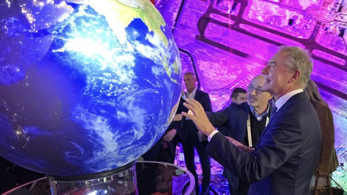 The Race On The Moon And Private Competition Is In The Spotlight Of A World Space Meeting In Milan