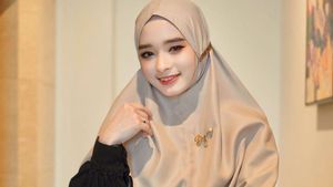 Inara Rusli Respons Kritik Netizen Usai Unggah Foto Tanpa Hijab
