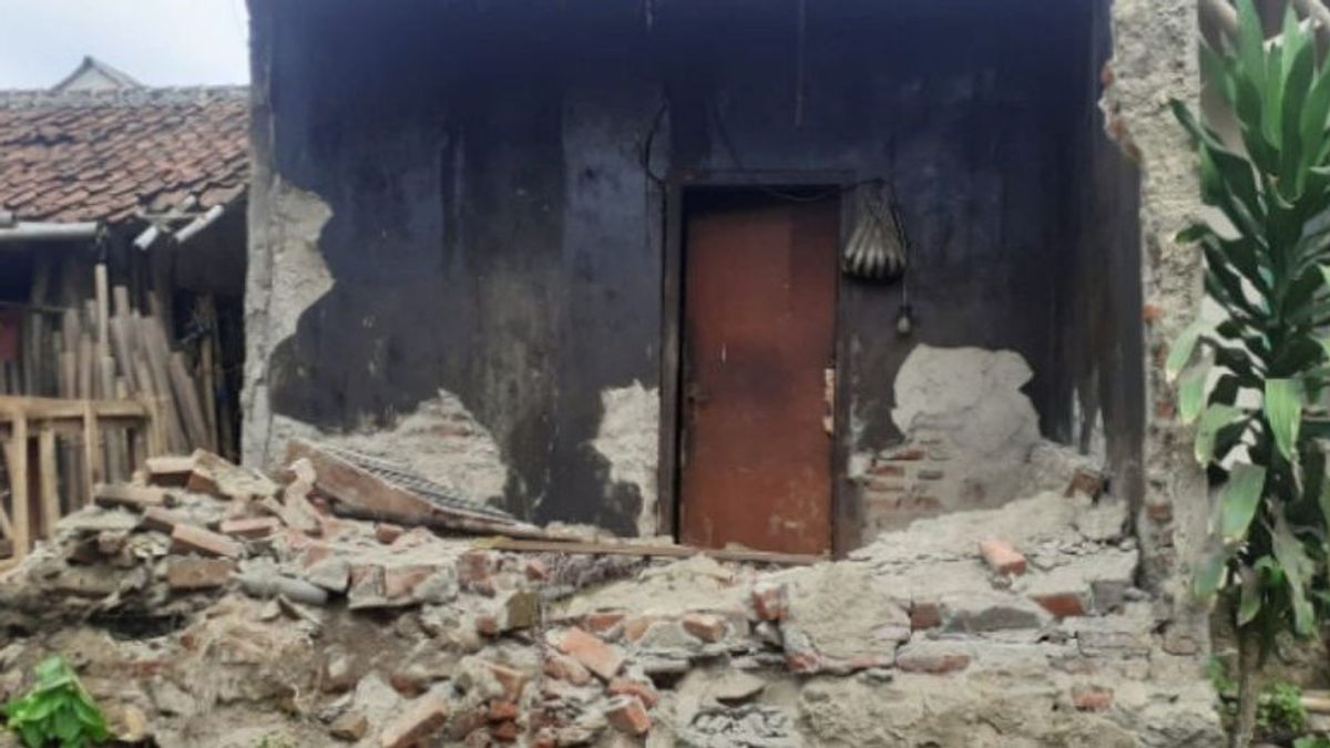 バンテン地震がスカブミリージェンシーの多くの家屋に被害
