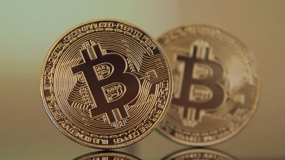 ビットコイン価格は、FRBの利子引き締め決定に先立ち、依然として抑制されている