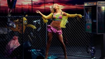 Zara Larsson Hadirkan Energi Penuh Kebebasan dan Kreativitas di Remix <i>Midnight Sun: Girls Trip</i>