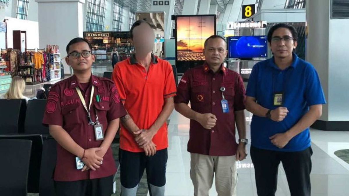 Makassar Rudenim Deports South African Foreigners