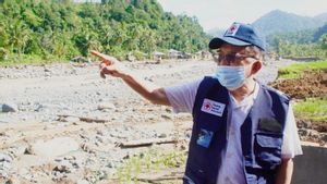 JK Minta Kayu di Sungai yang Terbawa Banjir Segera Diangkut dan Dimanfaatkan bagi Masyarakat