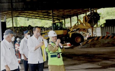 Jokowi Tinjau Pengolahan Bahan Bakar Berbahan Sampah di Cilacap