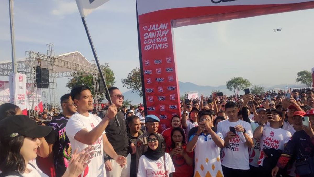 Kaesang Accompanied By Thousands Of People At A Healthy Road Event In Manado