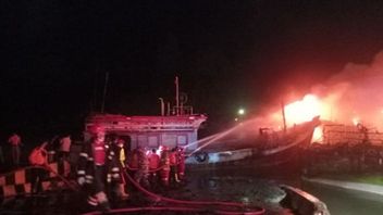 الوزير ترينغونو يعد بتوظيف ضحايا حريق سيلاكاب في سفن الصيد