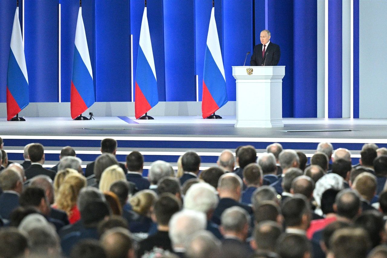 西側はロシアを破壊するために世界大戦を非難し、プーチン大統領はウクライナへの攻撃を続けることを誓う
