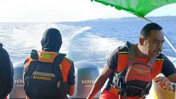 独自海上,据报道,来自布鲁马鲁古的渔民失去了联系