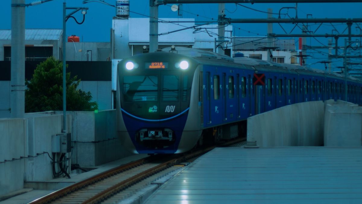 Anies的签名使Transjakarta-MRT-LRT一体化关税最高可达1万印尼盾