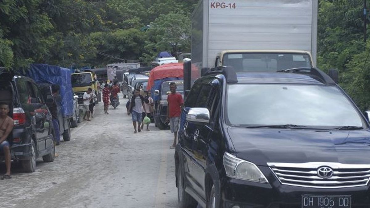 帝汶岛居民应待在家里，由于山体滑坡，跨车道仍被强制开放和关闭