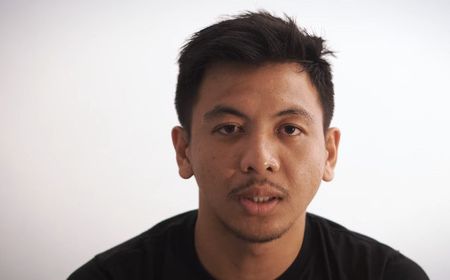 Wahyudi Hamisi Minta Maaf usai Tendang Kepala Pemain Persebaya