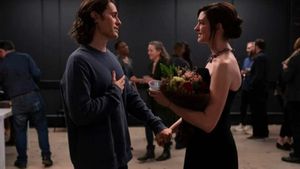 Jared Leto& Anne Hathaway Bagikan Kesan Main di Serial "WeCrashed"