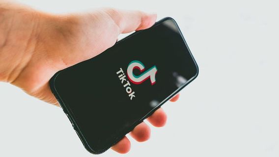 TikTokが自動生成された字幕とキャプション機能を導入