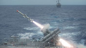 روعت! روسيا تطلق صاروخ زكرون الذي تفوق سرعته سرعة الصوت على البحر الأبيض