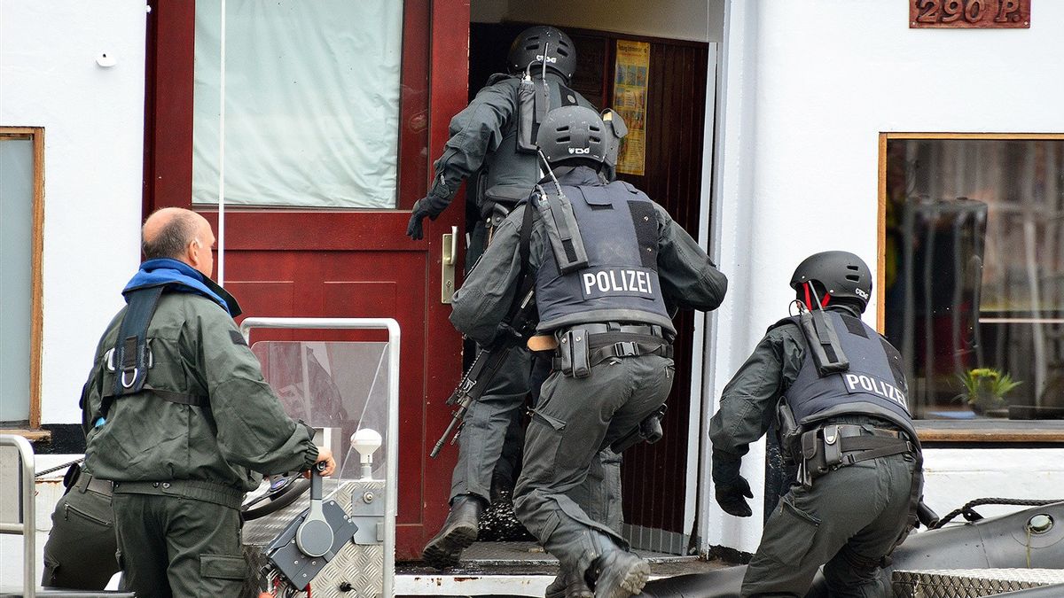 Germany Captures 25 Members Of The Right Wings Group: Suspected Planned To Overthrow Governments And Armed Attacks