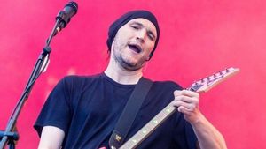 Josh Klinghoffer Bilang Musik RHCP Lebih Keren saat Dia Masih Jadi Anggota