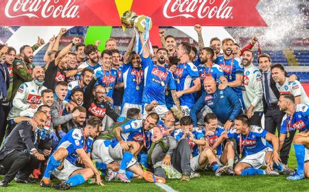 Coppa Italia adalah Hadiah Terindah dari Dewa Sepak Bola untuk Napoli