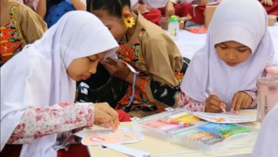 DKI免费学校预算增加至2824亿印尼盾，覆盖103所学校 