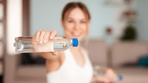 Banyak Minum Air Putih, Benarkah Bantu Turunkan Berat Badan?