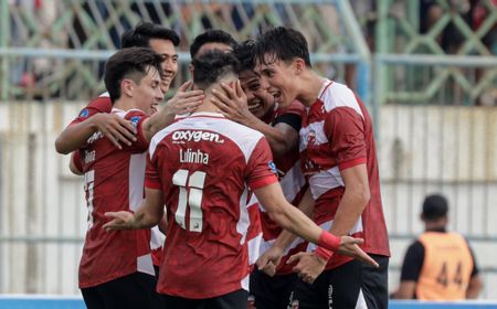 Media Officer Tim Dikeroyok saat Jumpa Pers, Madura United Tempuh Jalur Hukum