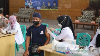 Program Vaksinasi dari Polres OKU Melayani Warga Pelosok Desa