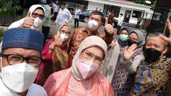Dilarang Open House Lebaran, Mengapa Petinggi Kejaksaan ‘Selfie’ di Rumah Jaksa Agung?
