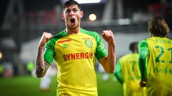 Cardiff And Nantes Commemorate 1 Year Of Emiliano Sala's Tragedy