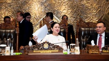 Le président de la plénière, Puan Sahkan 13 Commission de la Chambre des représentants, 1 élément supplémentaire et composition de factions