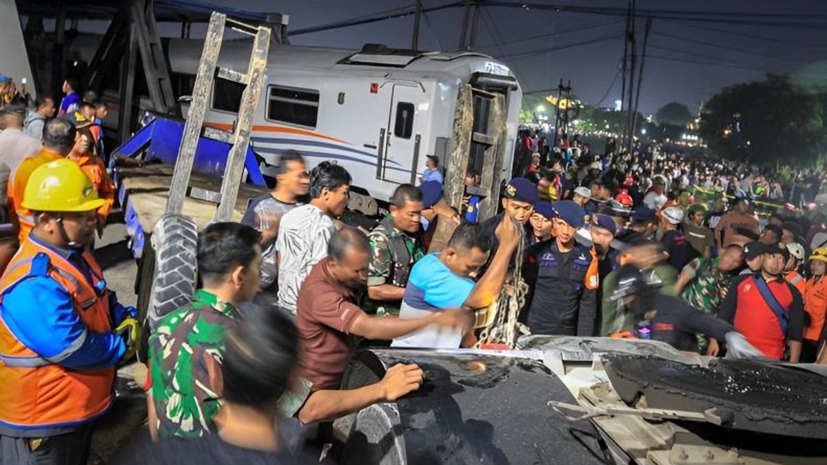 2 Train Destination Daop 8 Alami Delayed After Accident In Semarang