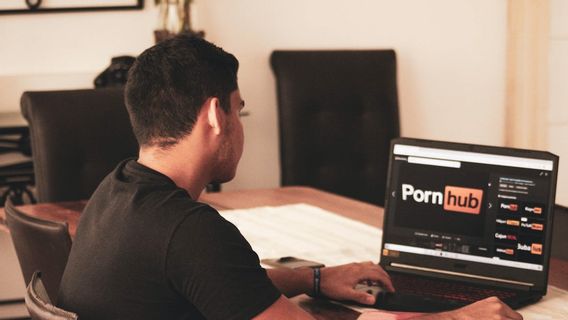 Pornhubアカウントを完全に削除した後、Instagramは差別的で偽善的です