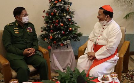 Pemimpin Rezim Militer Hadiri Perayaan Natal di Kediamannya, Uskup Agung Myanmar Tuai Kritik