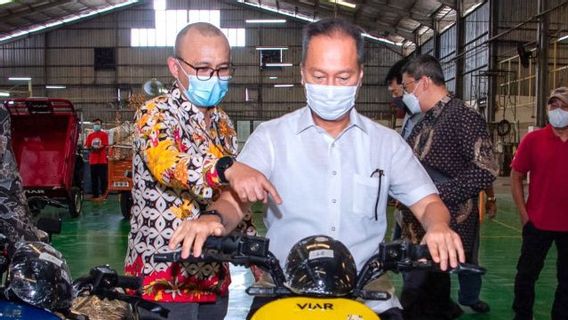 Menperin Agus Gumiwang: Sosialisasi dan Edukasi Dapat Tingkatkan Populasi Kendaraan Listrik