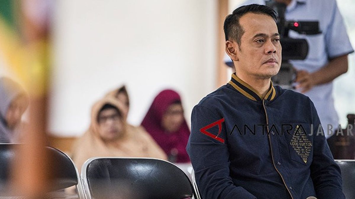 Hakim: Suami Inneke Fahmi Darmawansyah Berikan Mobil karena Dermawan