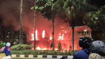 Khofifah: Pemprov Jatim Tanggung Seluruh Korban Demo Ricuh di Surabaya