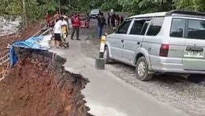 Polisi: Jalan Liwa–Krui Lampung Barat Amblas, Truk dan Kendaraan Besar Dilarang Lewat