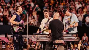 Coldplay Will Re-release Album Catalog From Recycle Plastic