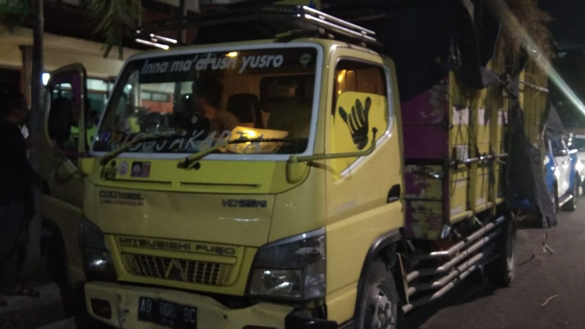 Crazy Action Of British Caucasians Hijacking Trucks In Bali, Breaking Through Toll Roads To Enter Ngurah Rai Airport
