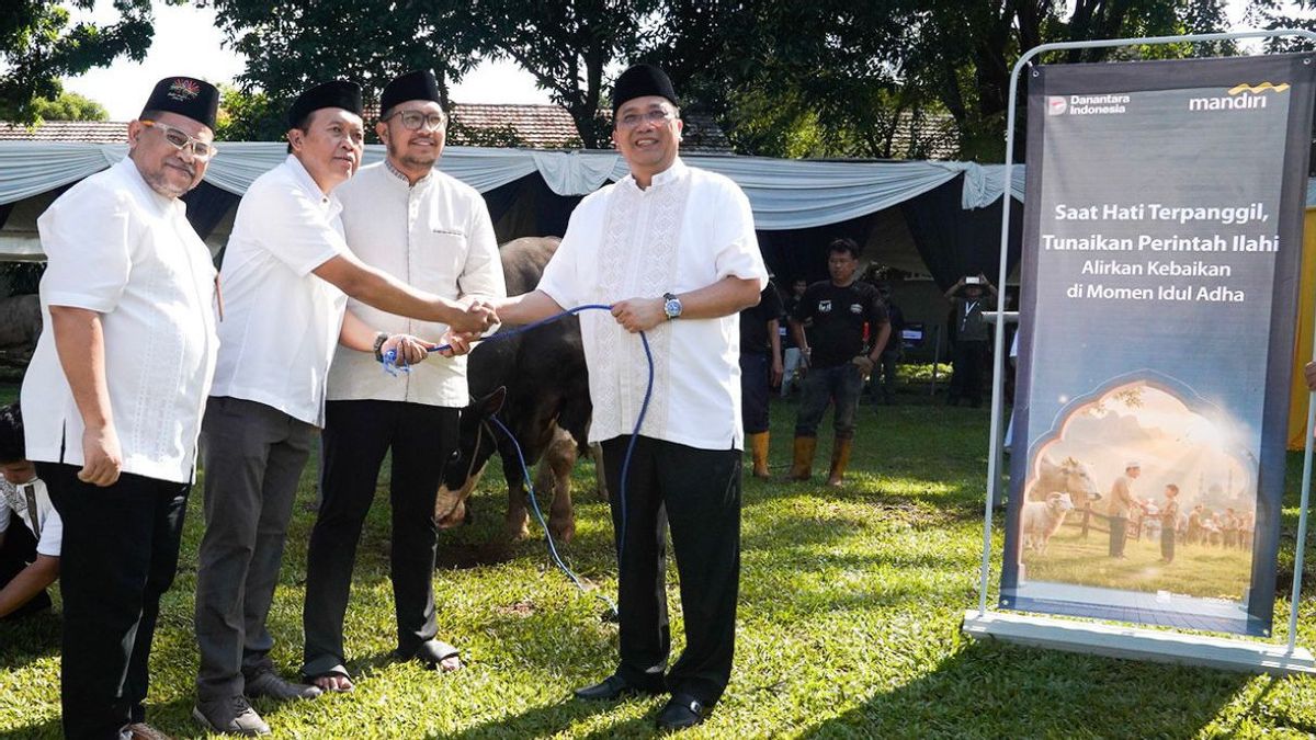 Bank Mandiri's Big Family Performs 2,529 Animal Slaughter on Eid al-Adha 1447 H